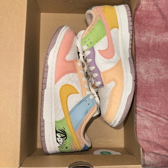 Nike Shoes - Nike Dunk Sun club